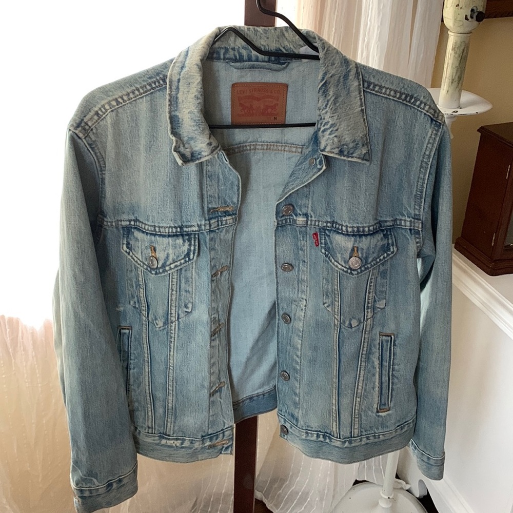 Levi’s medium denim jean jacket